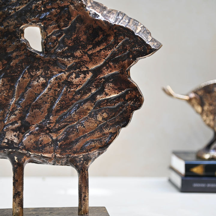 Bark-inspired antique gold tabletop décor