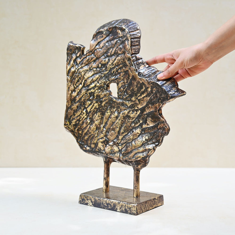 Bark-inspired antique gold tabletop décor