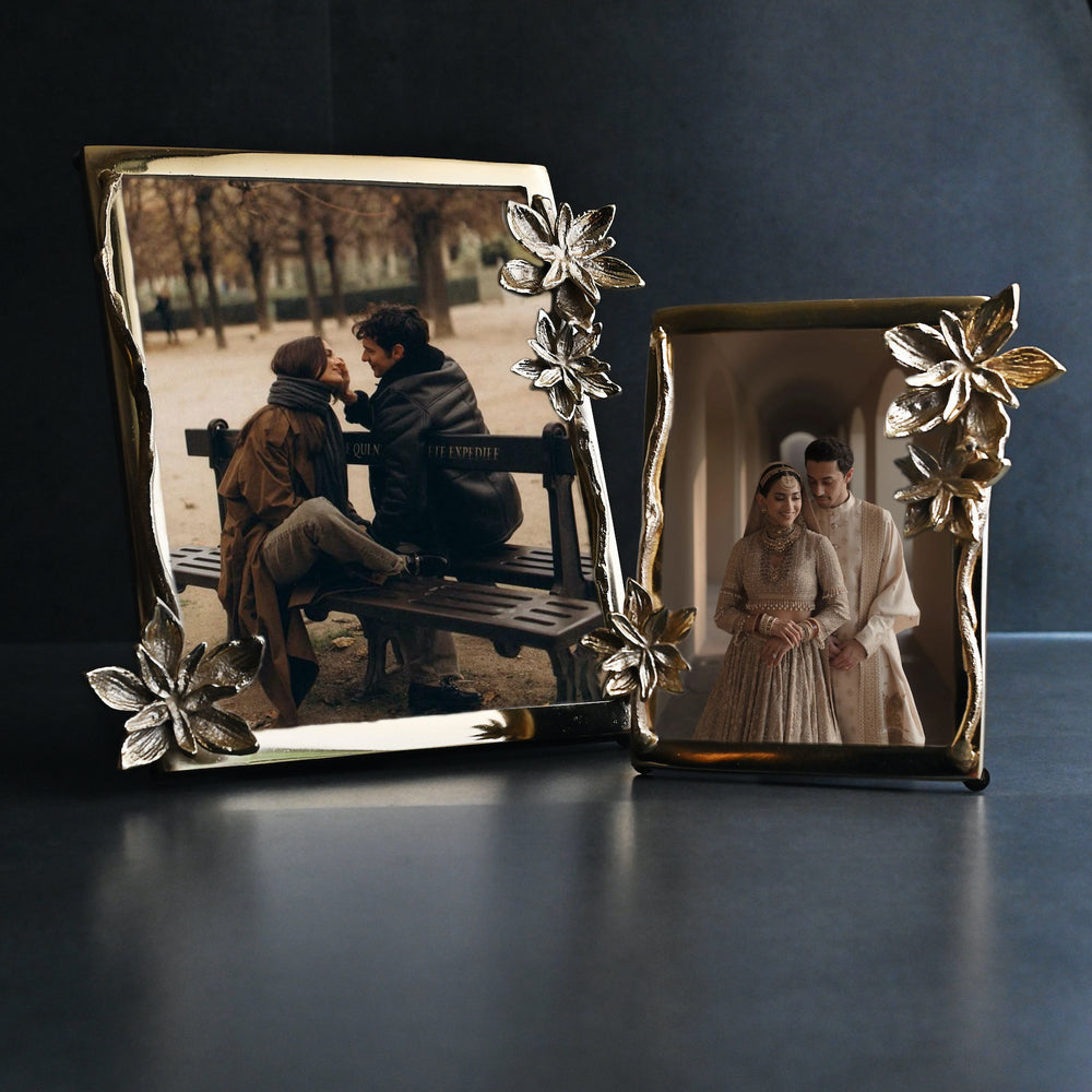 golden photo frame with flower set
