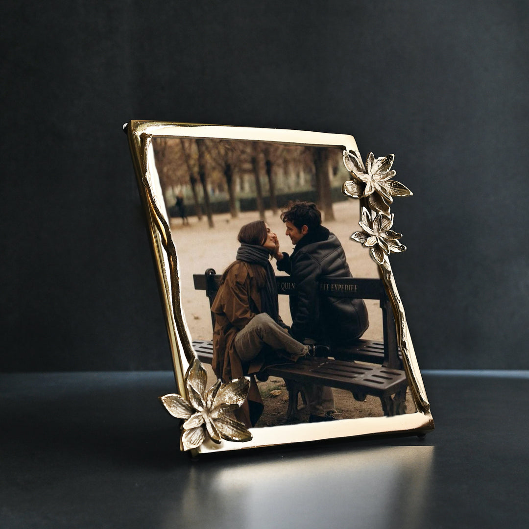 golden photo frame with flower set