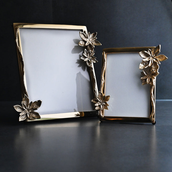 golden photo frame with flower set