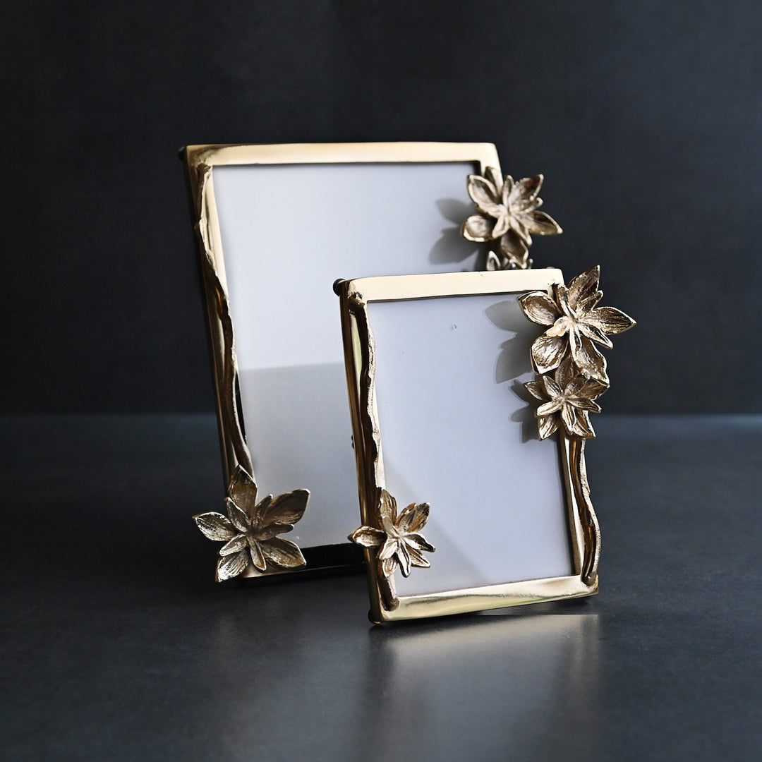 golden photo frame with flower set