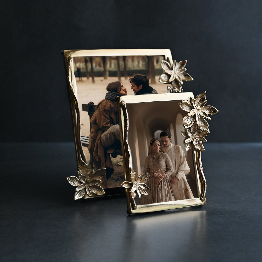 golden photo frame with flower set