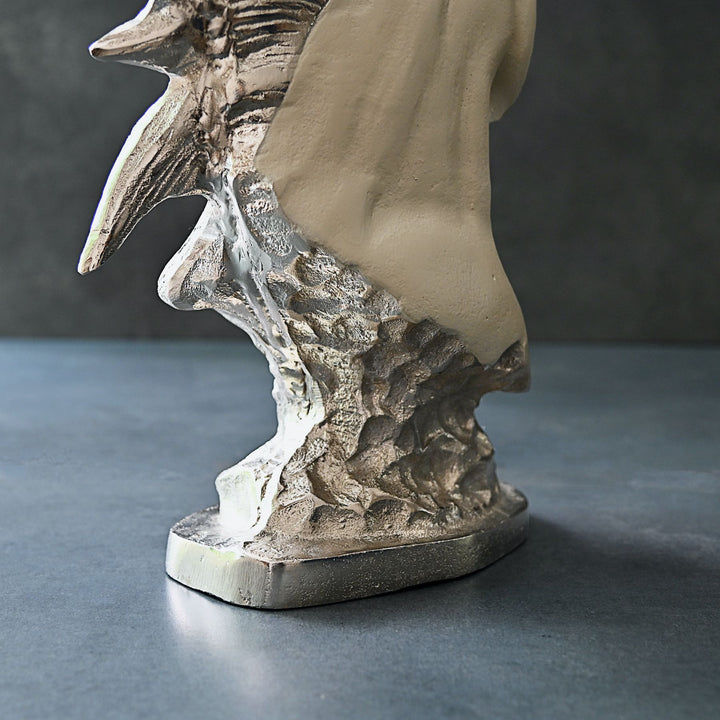white and silver horse sculpture