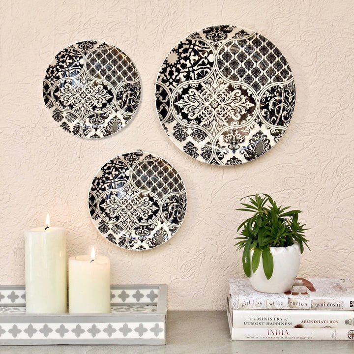 Black and white decorative wall plates