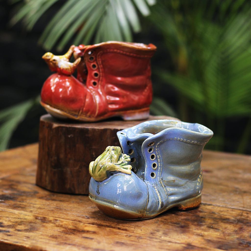 ceramic shoe showpiece