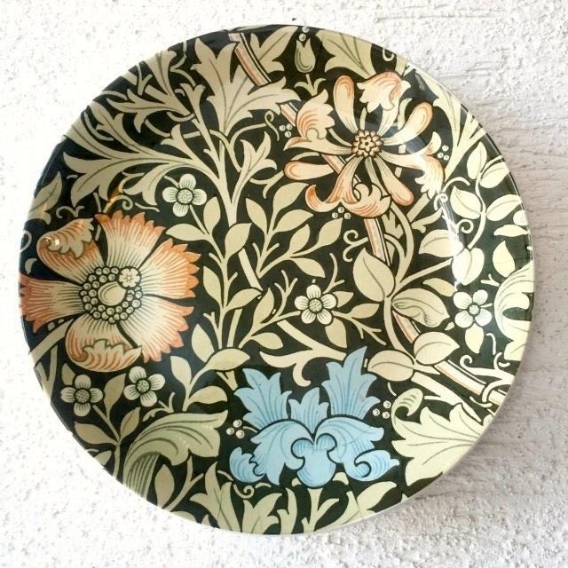 Green Floral Designer Wall Plate