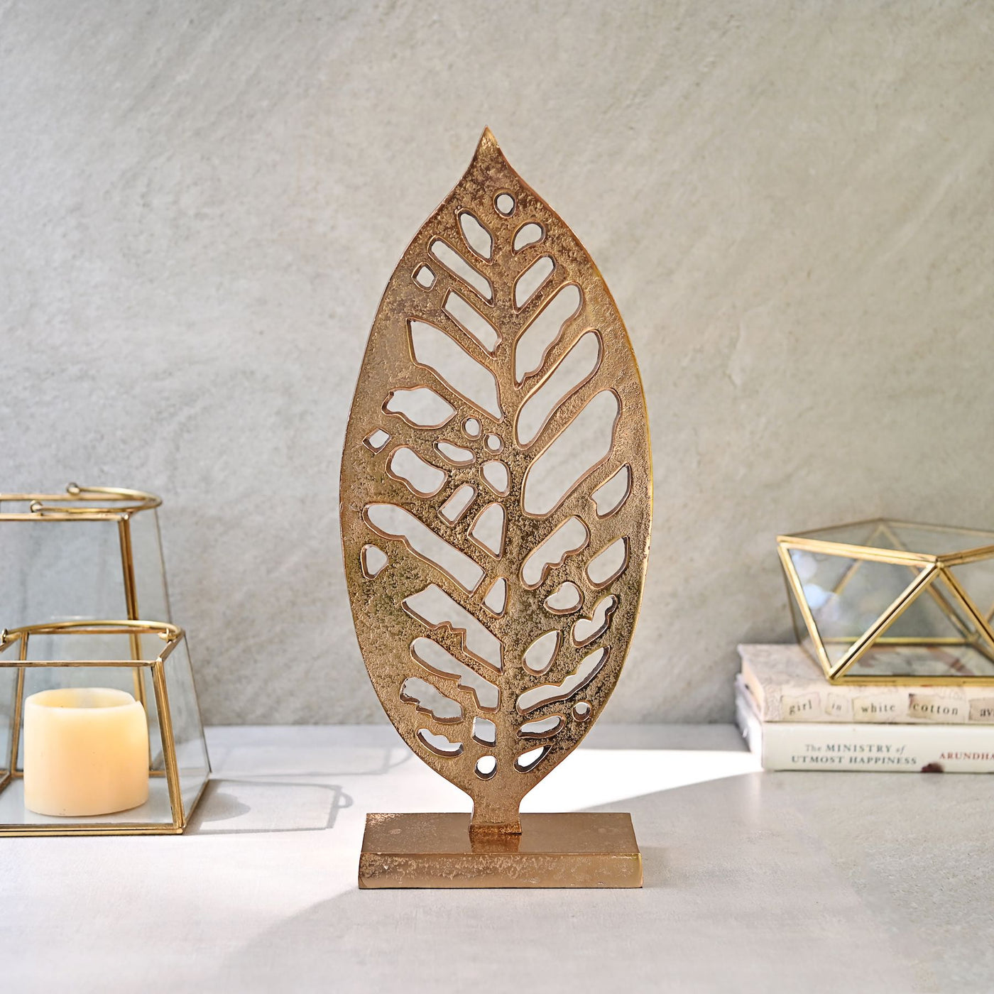 meta leaf showpiece with stand