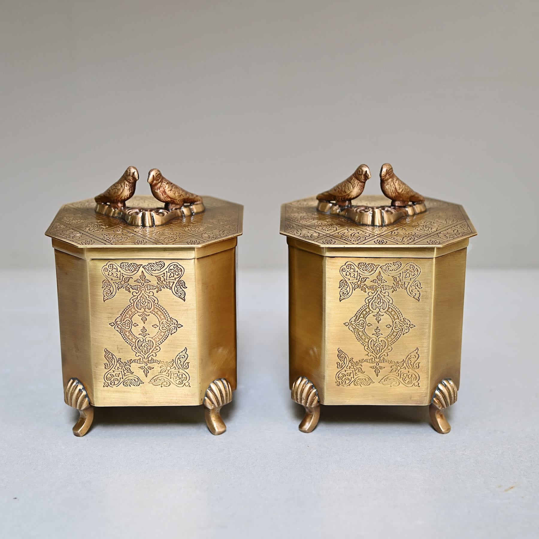 Brass Ornamental Box - Decorative Storage Box with Lid – Mora Taara