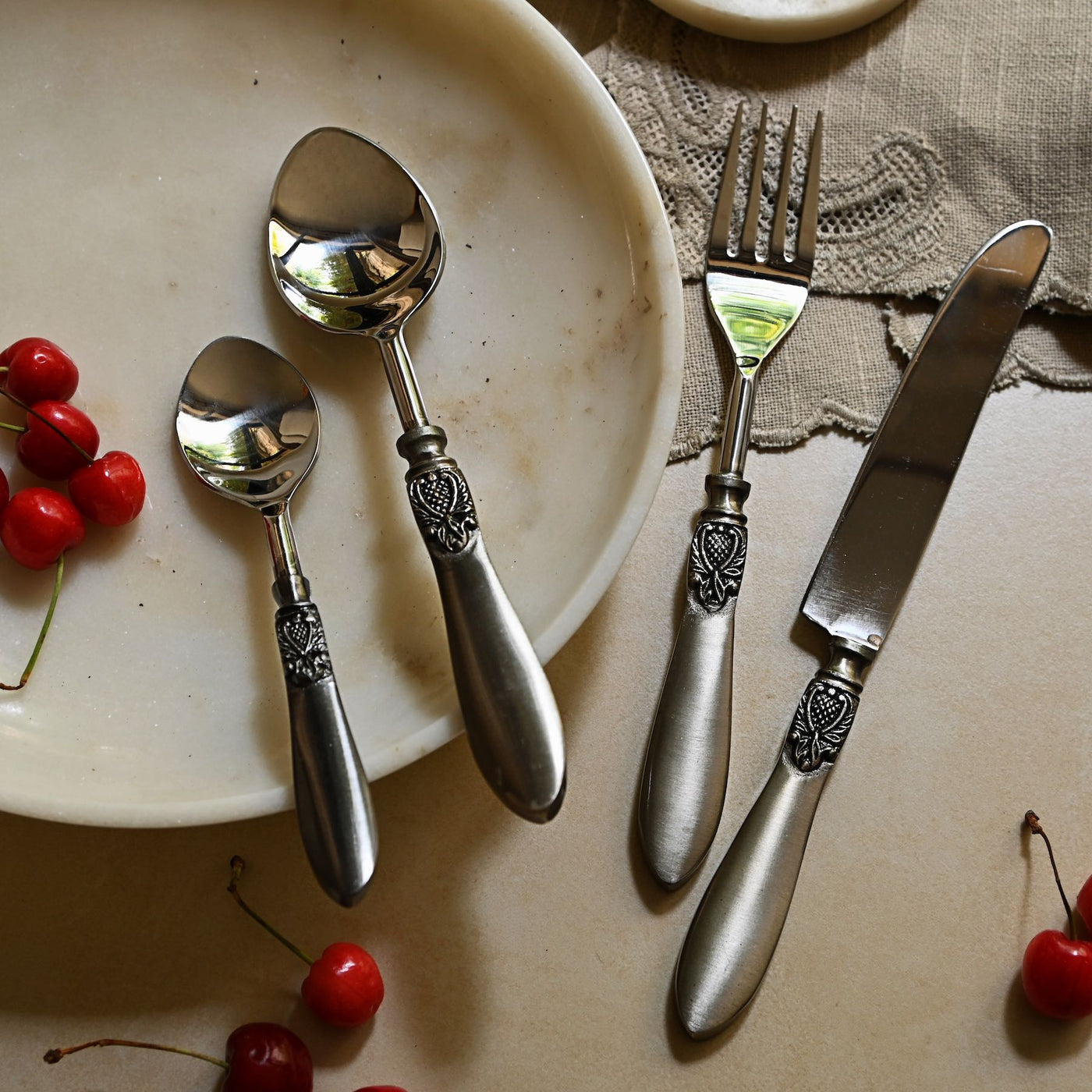 heritage dining cutlery set