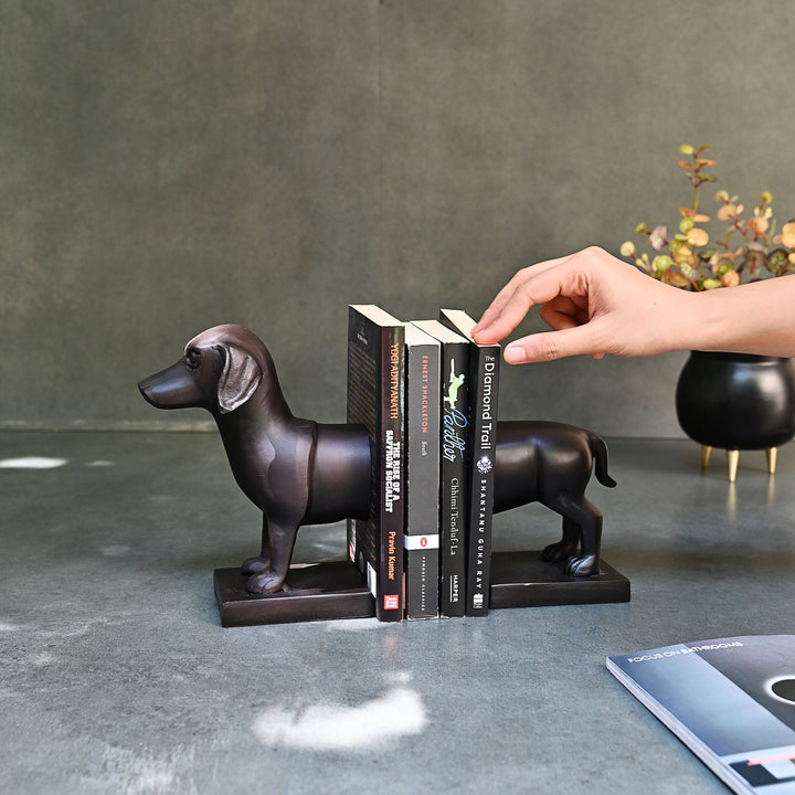 metal dog bookends