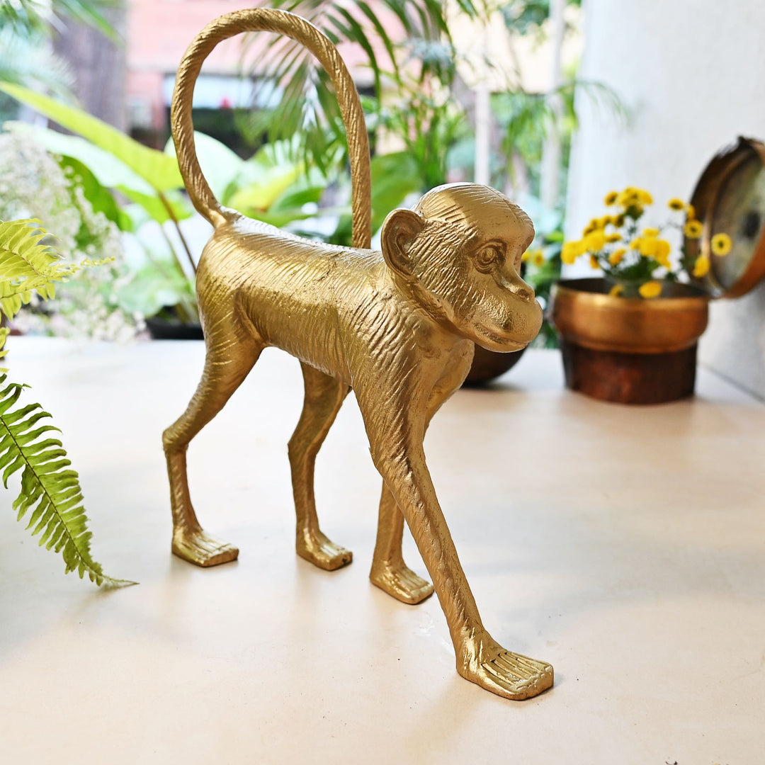 gold monkey showpiece