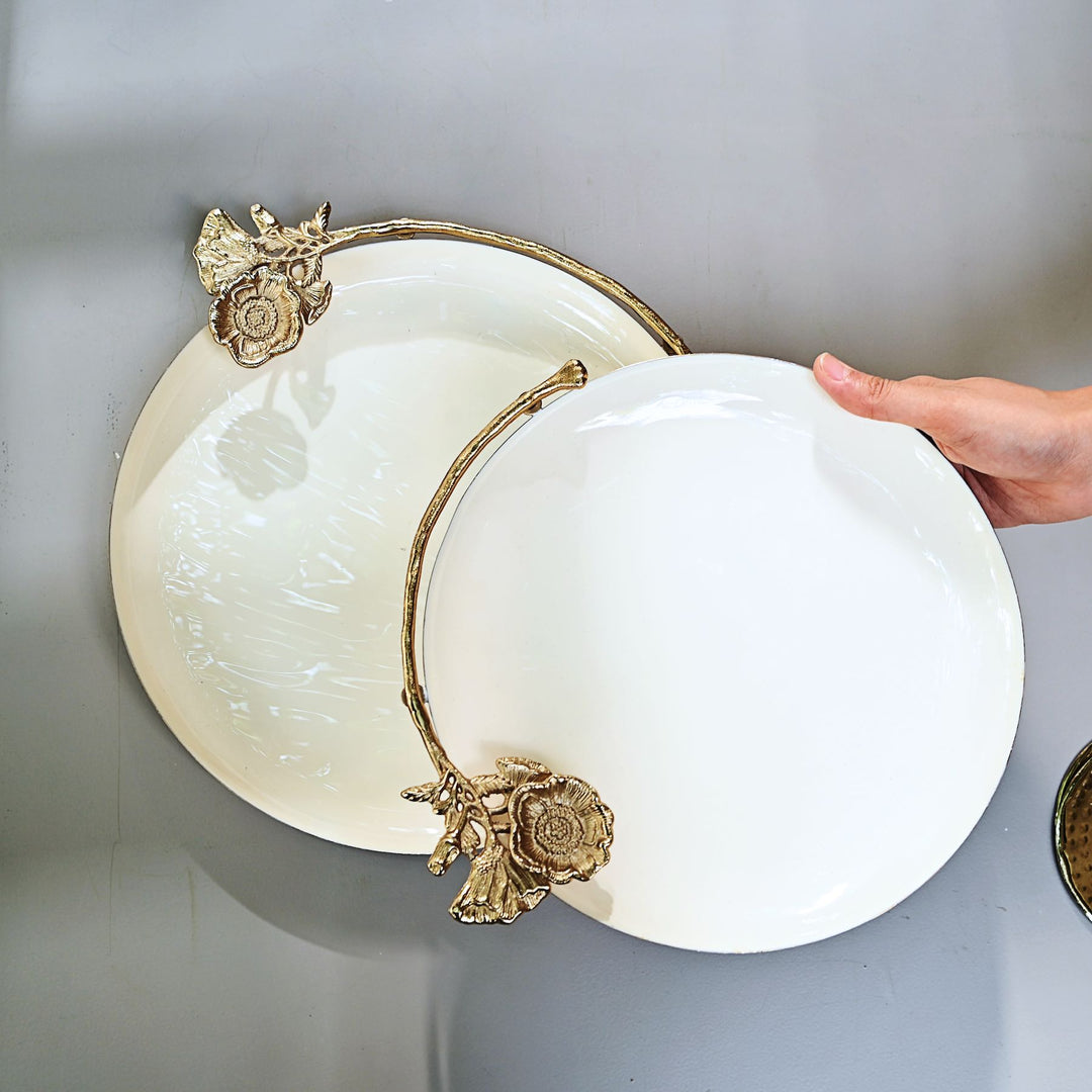 round white serving tray