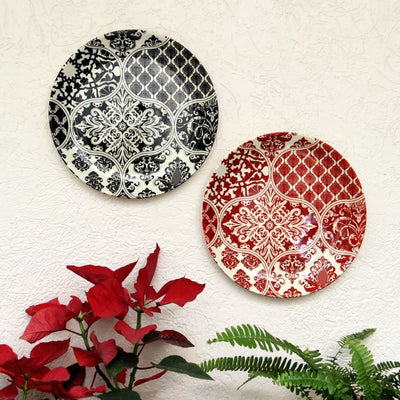 Black and white decorative wall plates