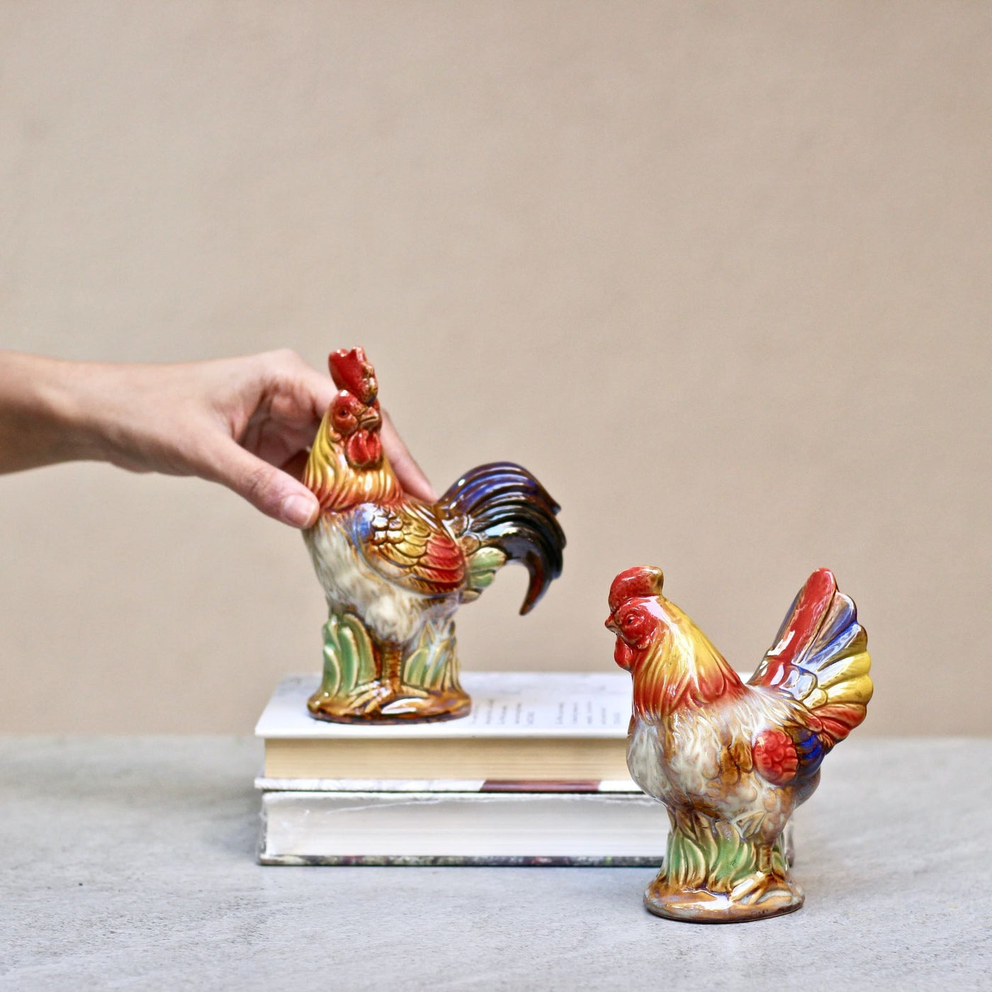 ceramic rooster showpiece