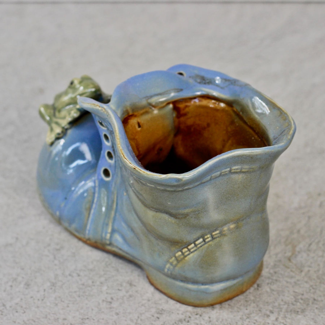 ceramic shoe showpiece