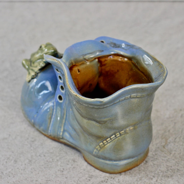 ceramic shoe showpiece