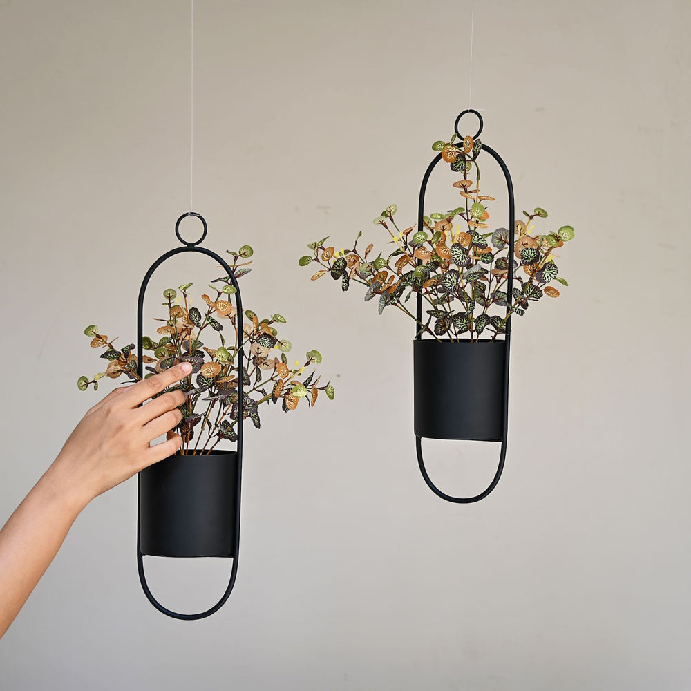 hanging black metal planter set